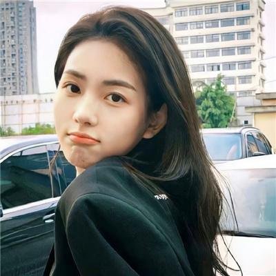 左撇子女人
